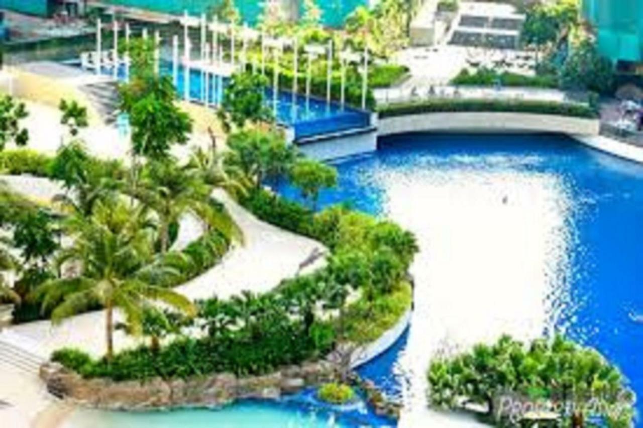 Azure C5 Man-Made Beach Balcony Multiple Units มะนิลา ภายนอก รูปภาพ