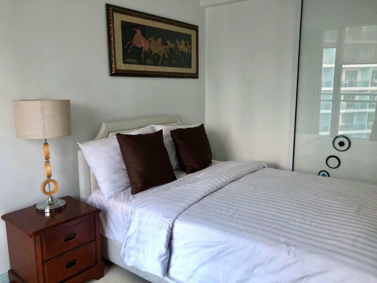 Azure C5 Man-Made Beach Balcony Multiple Units มะนิลา ภายนอก รูปภาพ