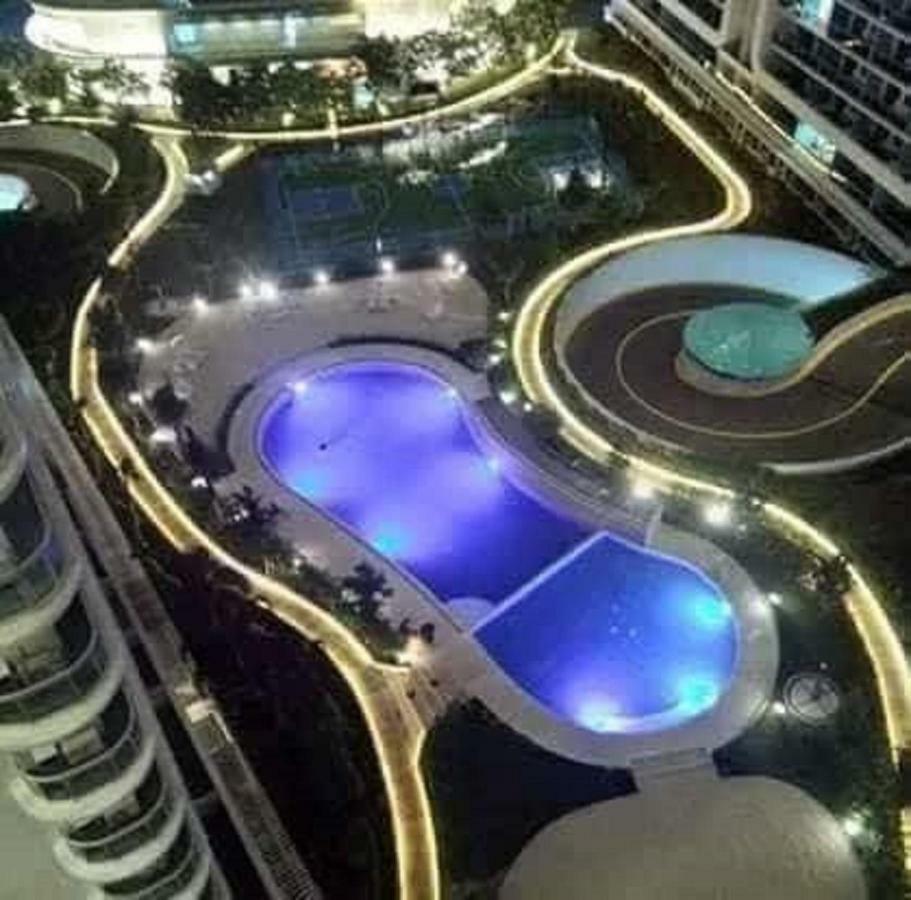 Azure C5 Man-Made Beach Balcony Multiple Units มะนิลา ภายนอก รูปภาพ