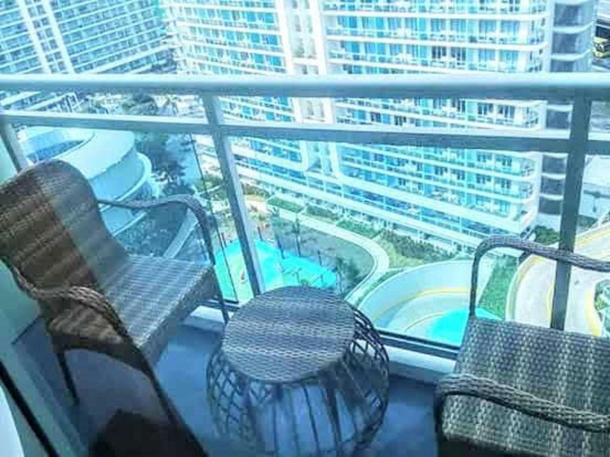 Azure C5 Man-Made Beach Balcony Multiple Units มะนิลา ภายนอก รูปภาพ