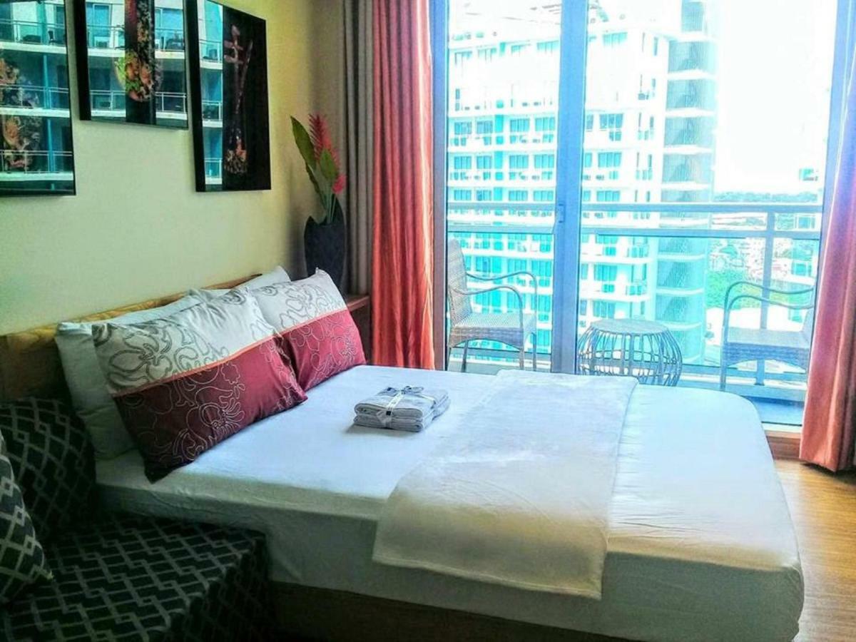 Azure C5 Man-Made Beach Balcony Multiple Units มะนิลา ภายนอก รูปภาพ